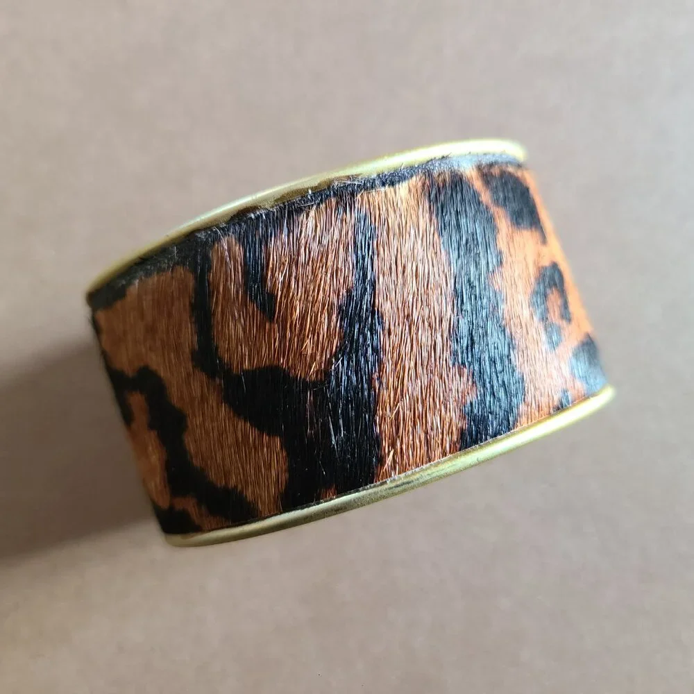 Gold Cuff Bracelet - Picture 4 of 7